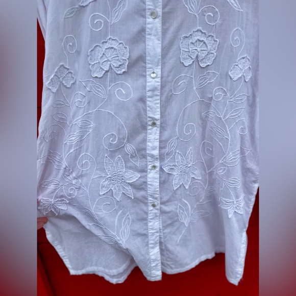 Forenza vintage cotton button down embroidered top - Picture 9 of 10